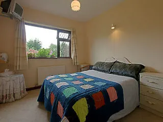 Bed and Breakfast Dromhall Heights 3*