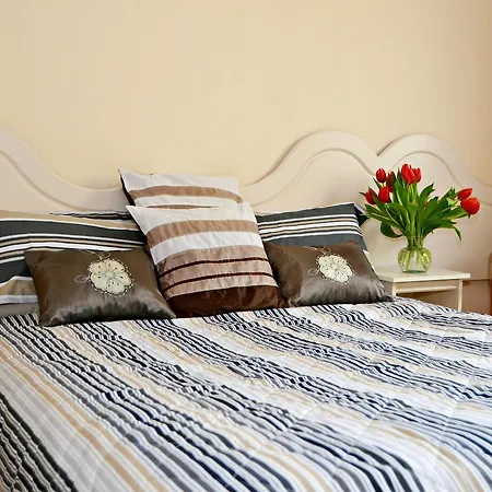 Bed & Breakfast Dromhall Heights 3*