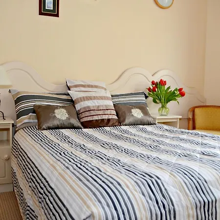 Bed & Breakfast Dromhall Heights